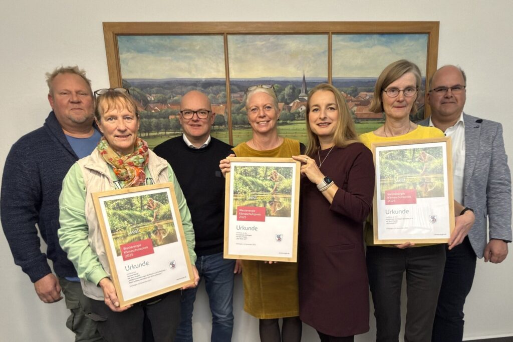 Im Rahmen einer kleinen Feierstunde wurden im Schlänger Rathaus die Urkunden an die diesjährigen Preisträger überreicht (Foto: Gemeinde Schlangen)
